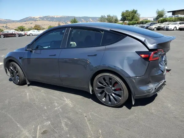 7SAYGDEF3PF964920 2023 TESLA MODEL Y - Image 2