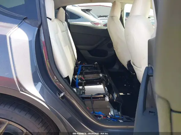 7SAYGDEF3PF968983 2023 TESLA MODEL Y - Image 8