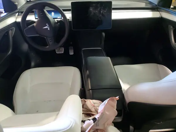 7SAYGDEF3PF977960 2023 TESLA MODEL Y - Image 8