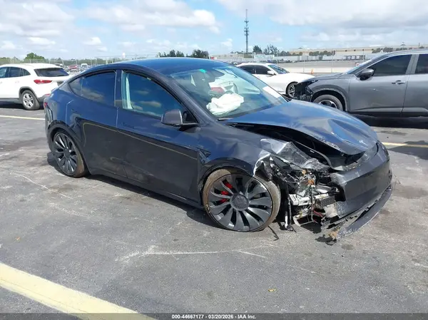 7SAYGDEF3RA257168 2024 TESLA MODEL Y - Image 1