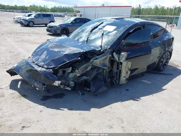 7SAYGDEF3RA270650 2024 TESLA MODEL Y - Image 2