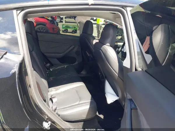 7SAYGDEF3RA270650 2024 TESLA MODEL Y - Image 8