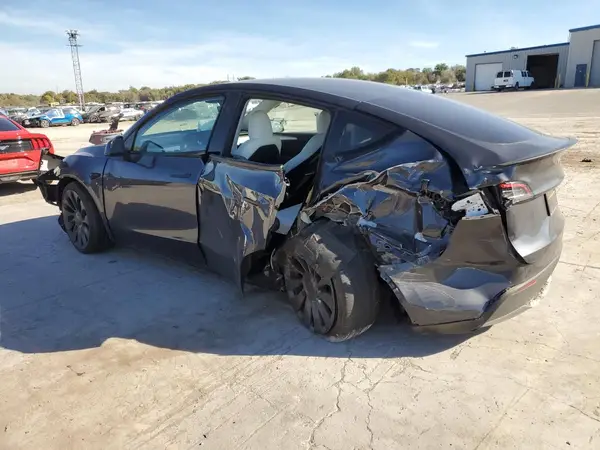 7SAYGDEF3RA274505 2024 TESLA MODEL Y - Image 2