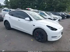 7SAYGDEF3RA278392 2024 TESLA MODEL Y