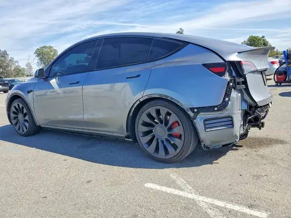 7SAYGDEF3RA285374 2024 TESLA MODEL Y - Image 2