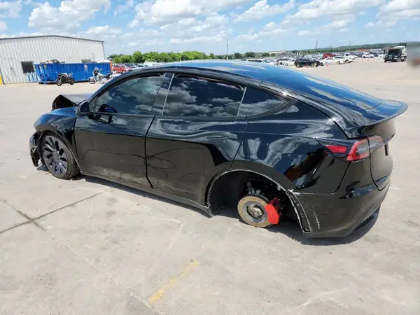 7SAYGDEF3RA295399 2024 TESLA MODEL Y - Image 2