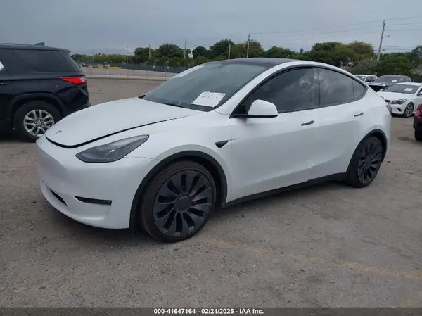 7SAYGDEF3RA317028 2024 TESLA MODEL Y - Image 2