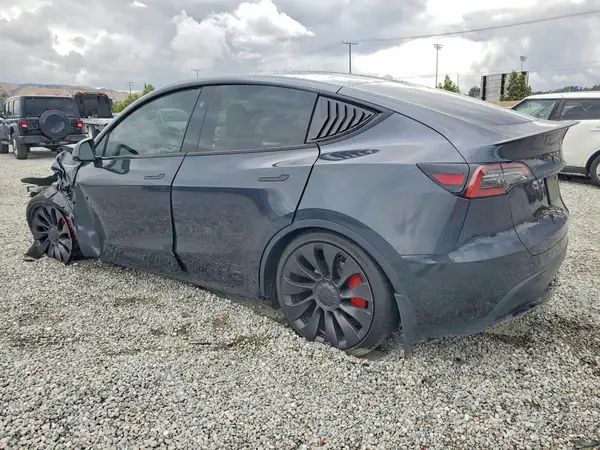 7SAYGDEF3RF066031 2024 TESLA MODEL Y - Image 2