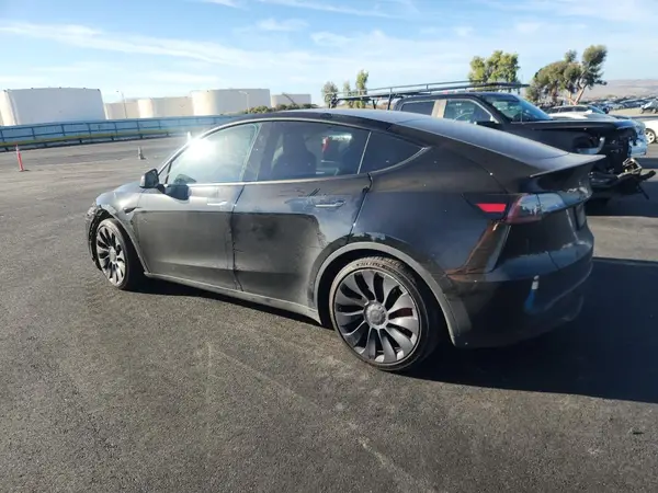 7SAYGDEF3RF069480 2024 TESLA MODEL Y - Image 2