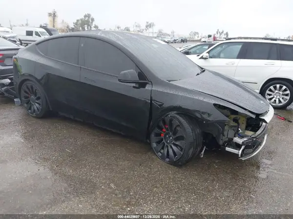 7SAYGDEF3RF078227 2024 TESLA MODEL Y - Image 1