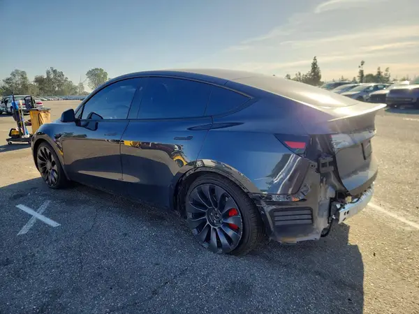 7SAYGDEF3RF089972 2024 TESLA MODEL Y - Image 2