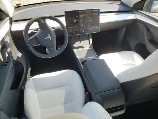7SAYGDEF3RF104213 2024 TESLA MODEL Y - Image 8