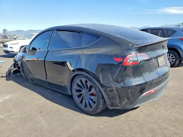 7SAYGDEF3RF111761 2024 TESLA MODEL Y - Image 2