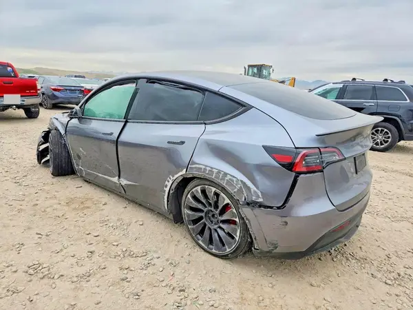 7SAYGDEF3RF157509 2024 TESLA MODEL Y - Image 2