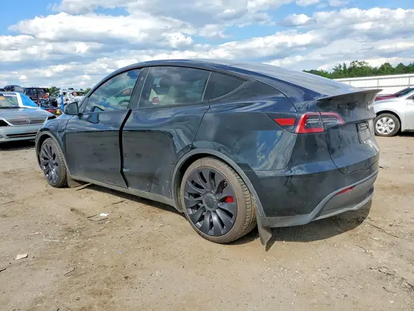 7SAYGDEF3SA343294 2025 TESLA MODEL Y - Image 2