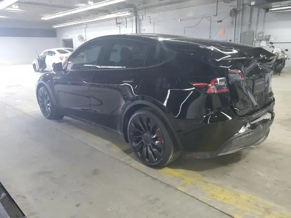 7SAYGDEF3SA345952 2025 TESLA MODEL Y - Image 2