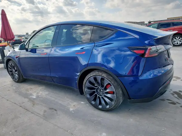 7SAYGDEF3SA366381 2025 TESLA MODEL Y - Image 2