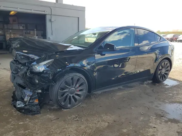 7SAYGDEF3SA369877 2025 TESLA MODEL Y - Image 1