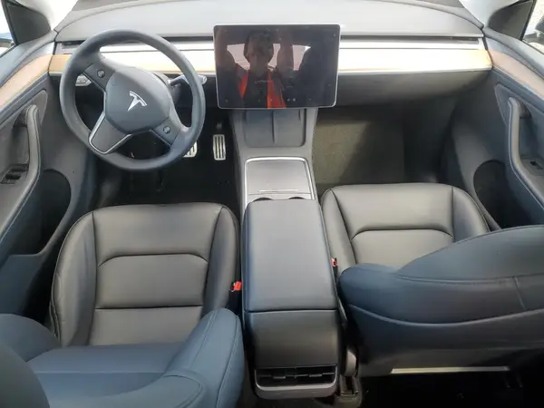 7SAYGDEF3SA370589 2025 TESLA MODEL Y - Image 8