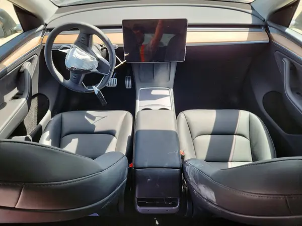 7SAYGDEF3SA377039 2025 TESLA MODEL Y - Image 8