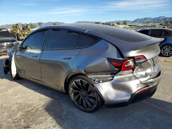 7SAYGDEF3SF299512 2025 TESLA MODEL Y - Image 2