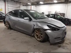 7SAYGDEF3SF308340 2025 TESLA MODEL Y