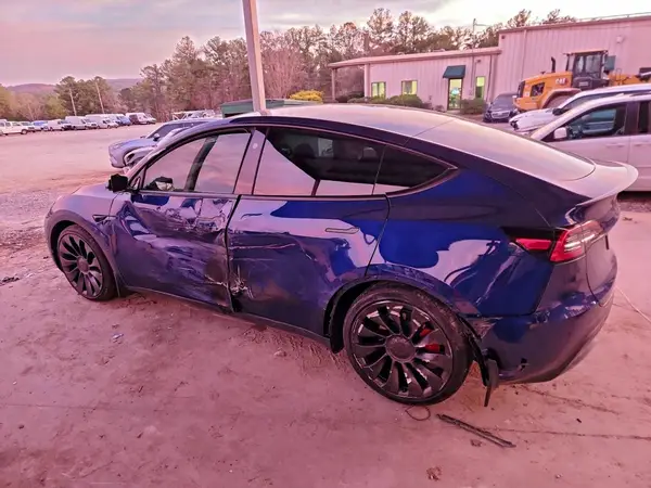 7SAYGDEF3SF311724 2025 TESLA MODEL Y - Image 2