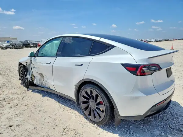 7SAYGDEF4NF315513 2022 TESLA MODEL Y - Image 2