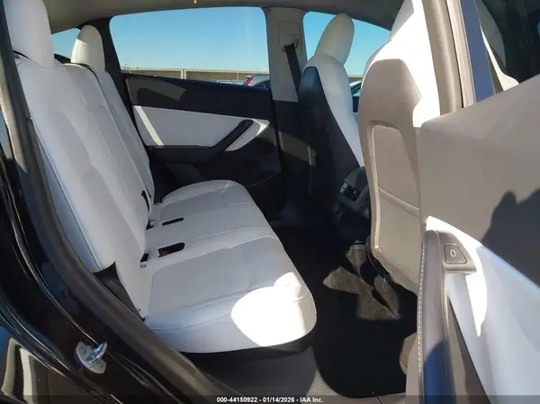 7SAYGDEF4NF319027 2022 TESLA MODEL Y - Image 8