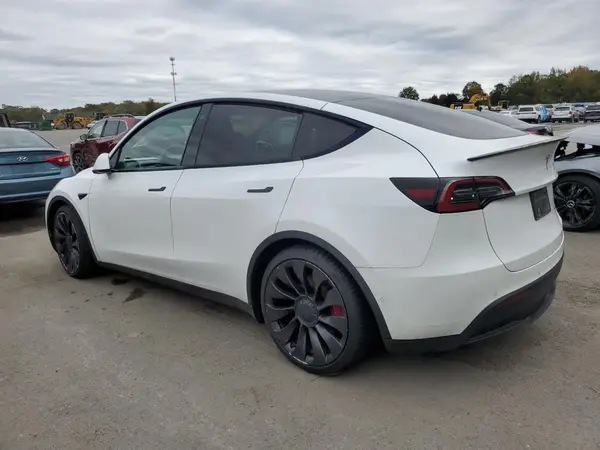 7SAYGDEF4NF323143 2022 TESLA MODEL Y - Image 2