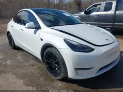 7SAYGDEF4NF325779 2022 TESLA MODEL Y