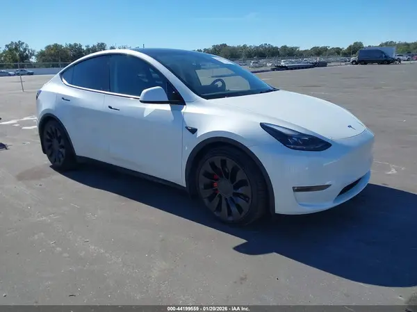 7SAYGDEF4NF337754 2022 TESLA MODEL Y - Image 1
