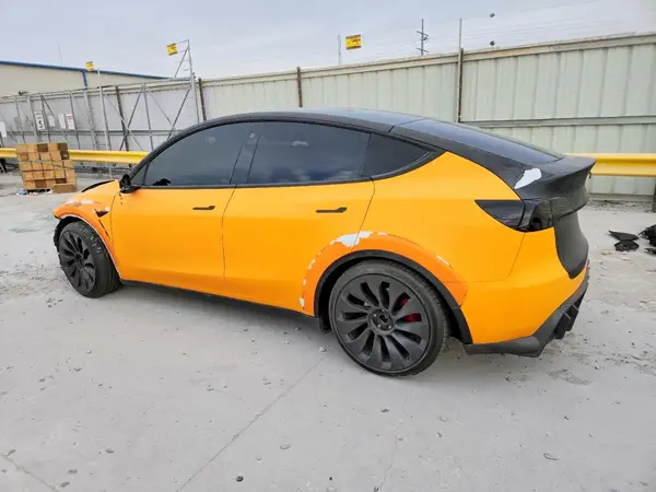 7SAYGDEF4NF351556 2022 TESLA MODEL Y - Image 2