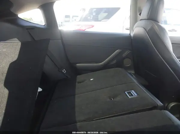 7SAYGDEF4NF372004 2022 TESLA MODEL Y - Image 8