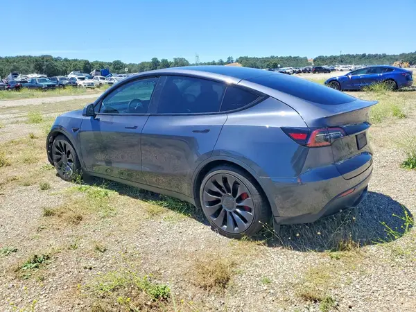 7SAYGDEF4NF383312 2022 TESLA MODEL Y - Image 2