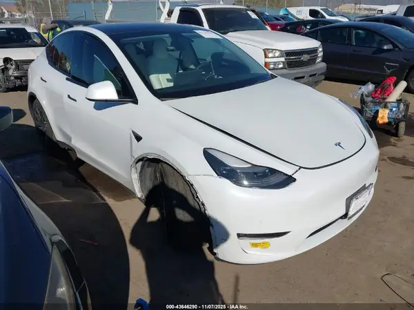 7SAYGDEF4NF391443 2022 TESLA MODEL Y - Image 1