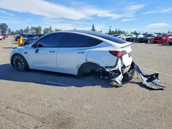 7SAYGDEF4NF397419 2022 TESLA MODEL Y - Image 2