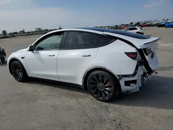 7SAYGDEF4NF403784 2022 TESLA MODEL Y - Image 2