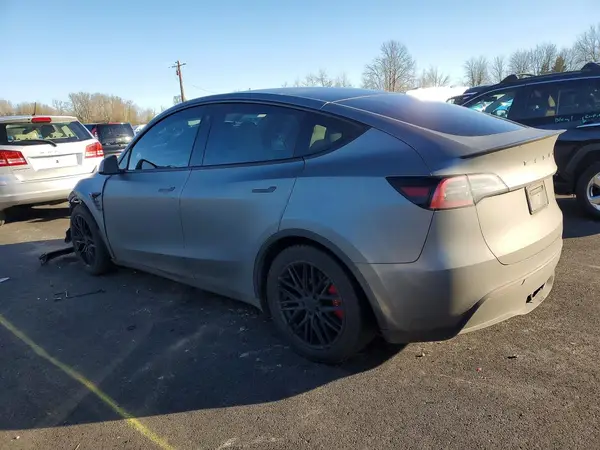 7SAYGDEF4NF404529 2022 TESLA MODEL Y - Image 2