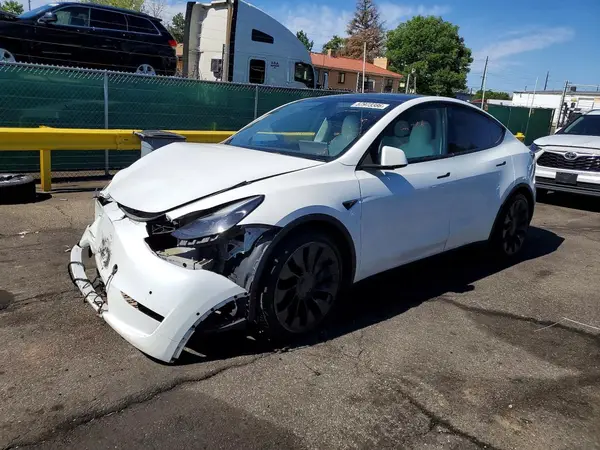 7SAYGDEF4NF405969 2022 TESLA MODEL Y - Image 1