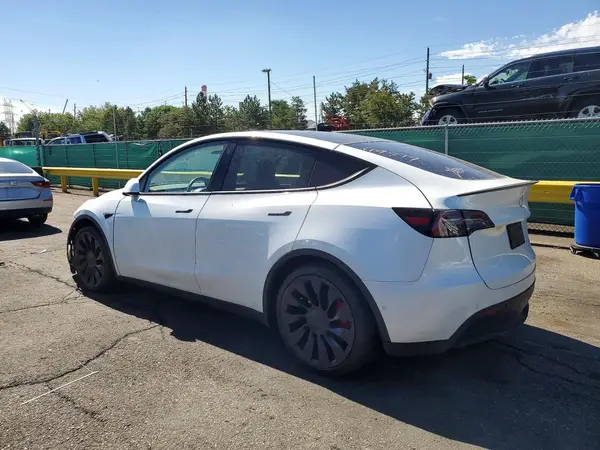 7SAYGDEF4NF405969 2022 TESLA MODEL Y - Image 2