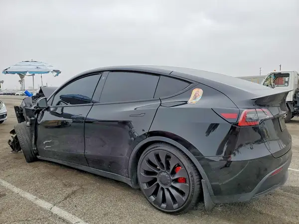 7SAYGDEF4NF415692 2022 TESLA MODEL Y - Image 2