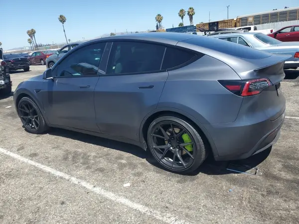 7SAYGDEF4NF444917 2022 TESLA MODEL Y - Image 2