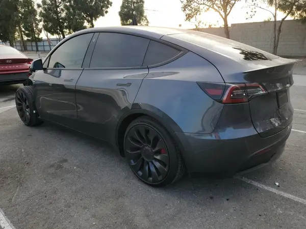 7SAYGDEF4NF446134 2022 TESLA MODEL Y - Image 2