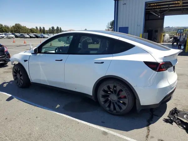 7SAYGDEF4NF451575 2022 TESLA MODEL Y - Image 2