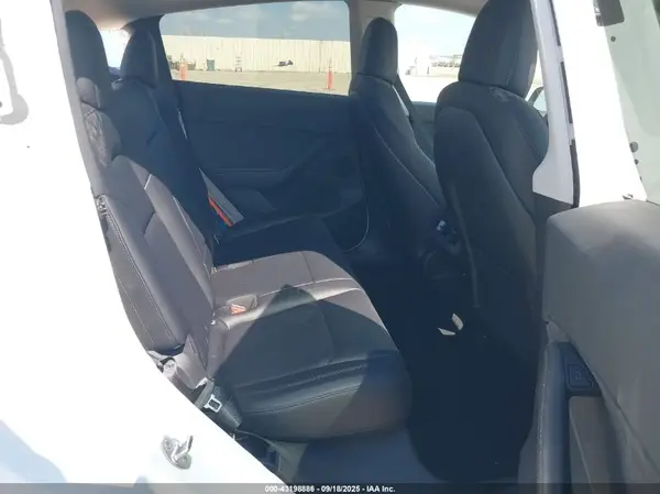 7SAYGDEF4NF452094 2022 TESLA MODEL Y - Image 8