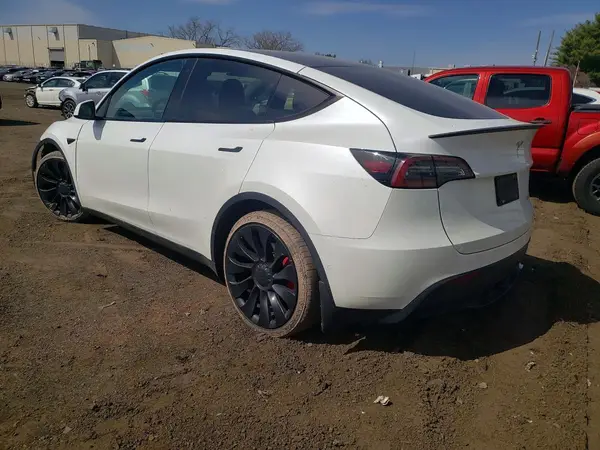 7SAYGDEF4NF452435 2022 TESLA MODEL Y - Image 2