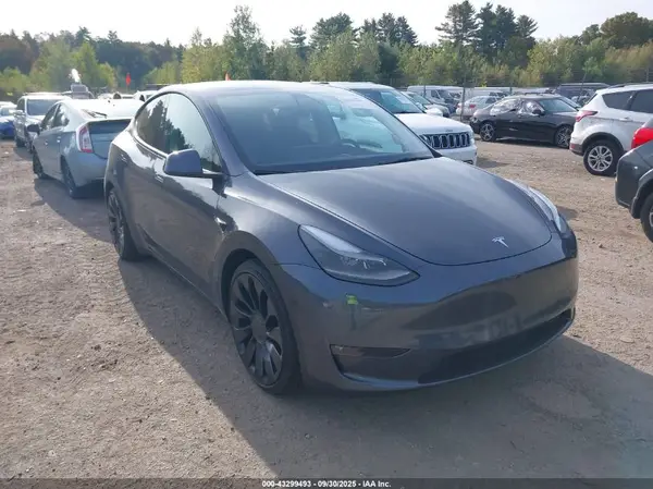 7SAYGDEF4NF461944 2022 TESLA MODEL Y - Image 1
