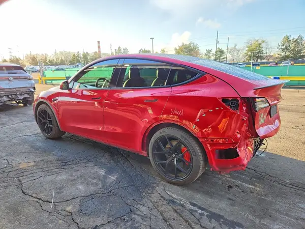 7SAYGDEF4NF461961 2022 TESLA MODEL Y - Image 2