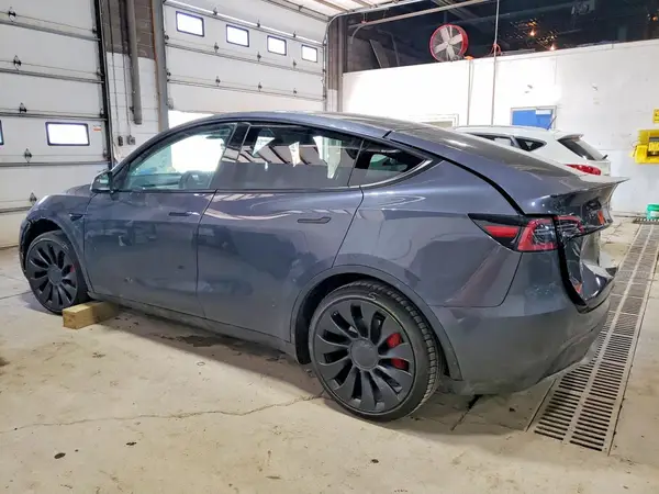7SAYGDEF4NF462981 2022 TESLA MODEL Y - Image 2
